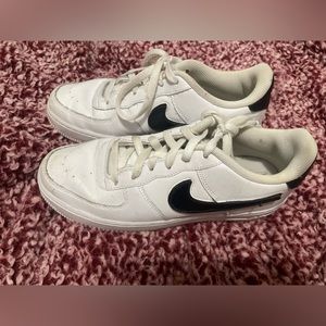 6.5 boys AF1 with detachable nike sign